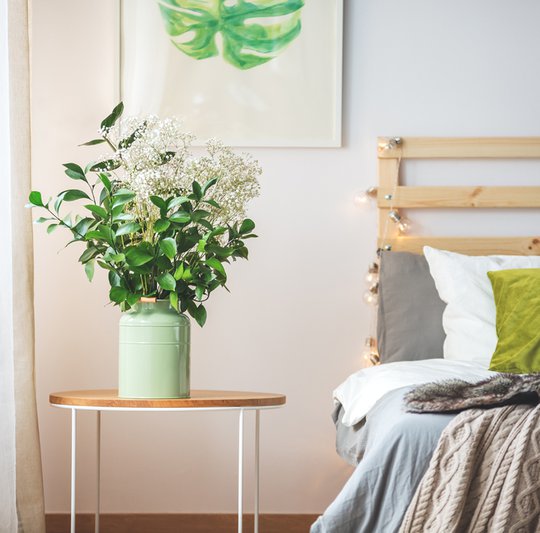 Flowers-next-to-bed